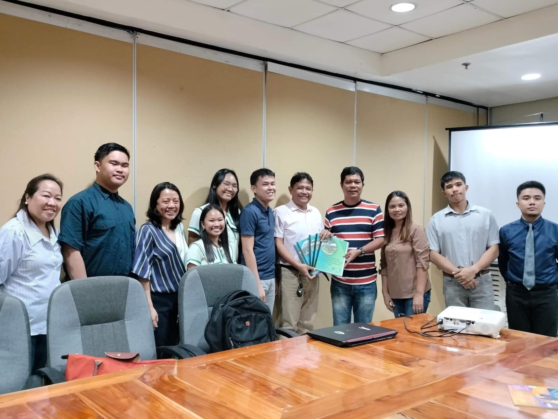 5 BCNHS STUDENTS PRESENT STUDIES ON URBAN BIODIVERSITY IN BACOLOD CITY ...