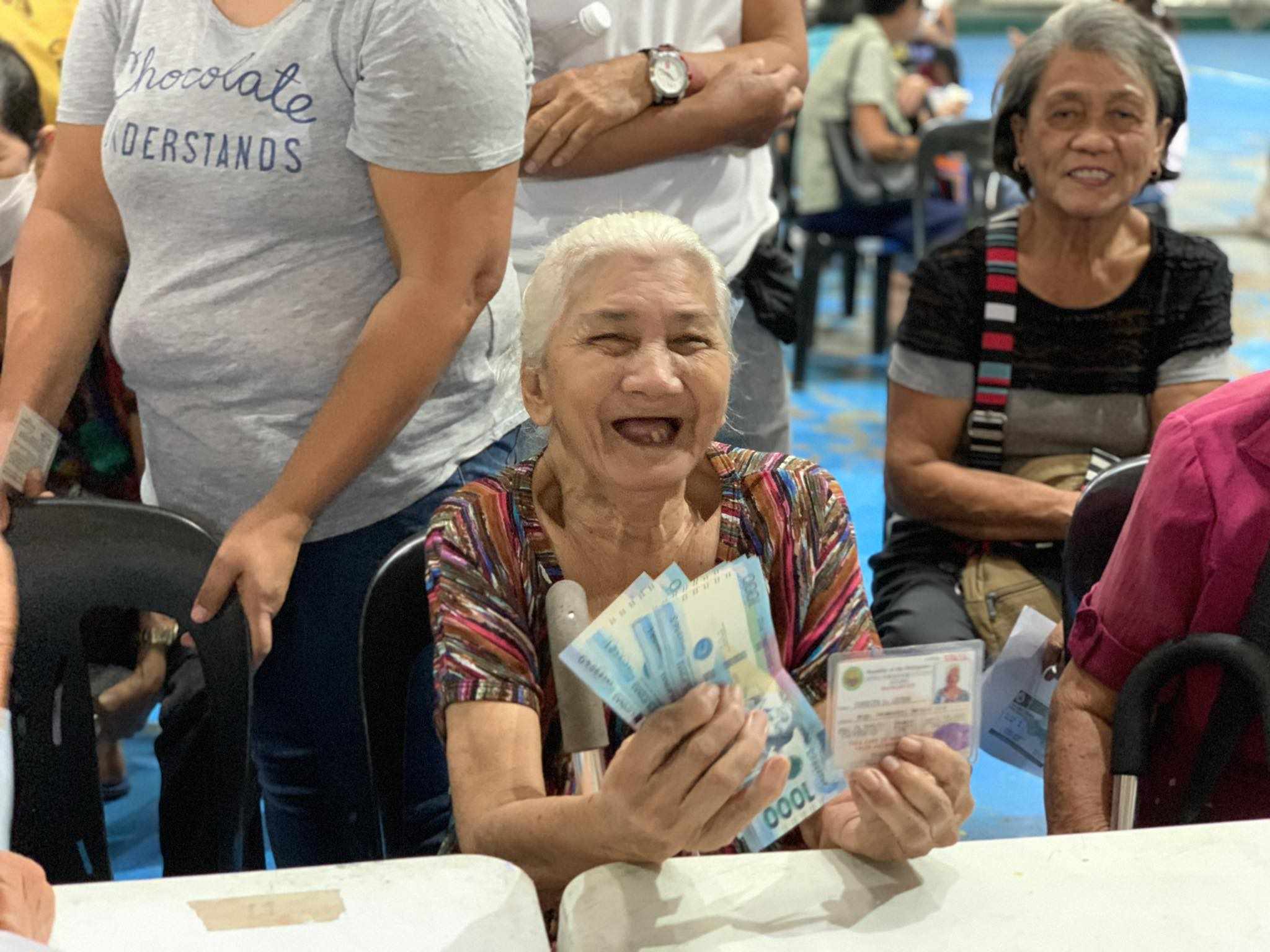 BACOLOD CITY CONDUCTS LADDERIZED CENTENARIAN PAY-OUT FOR SENIOR