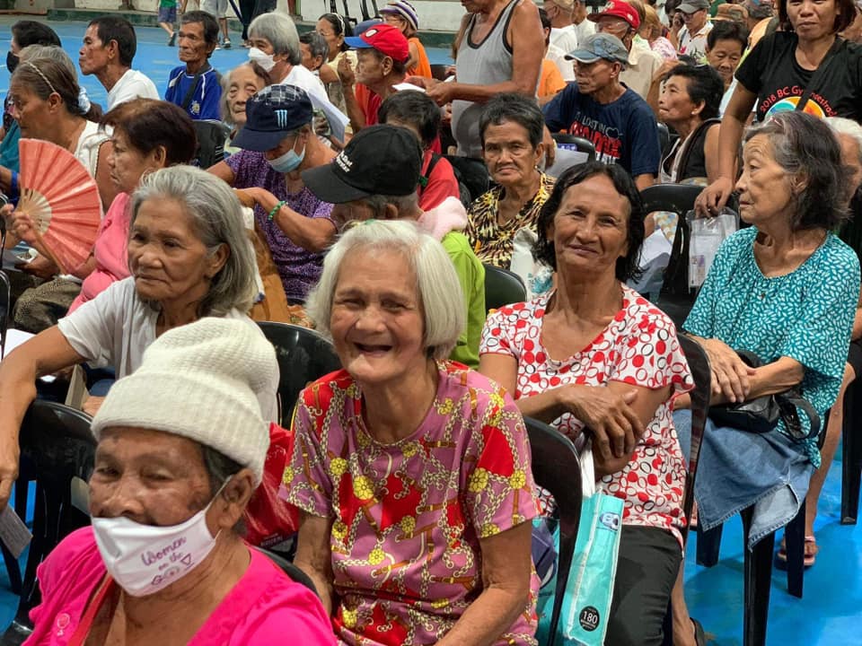 BACOLOD CITY CONDUCTS SOCIAL PENSION PAY-OUT FOR SENIOR CITIZENS - Bacolod  City Government